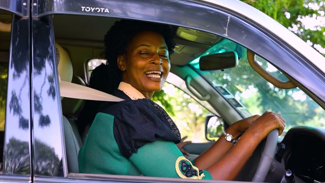 Joy Kitondekigya singing Tutumiddwa